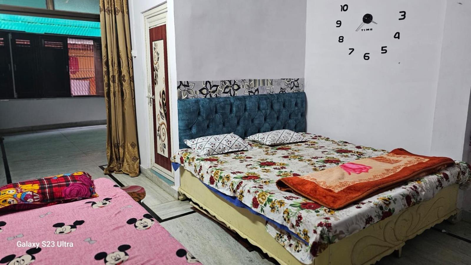 Aparna Niwas Home Stay Family Friendly Варанасі Екстер'єр фото